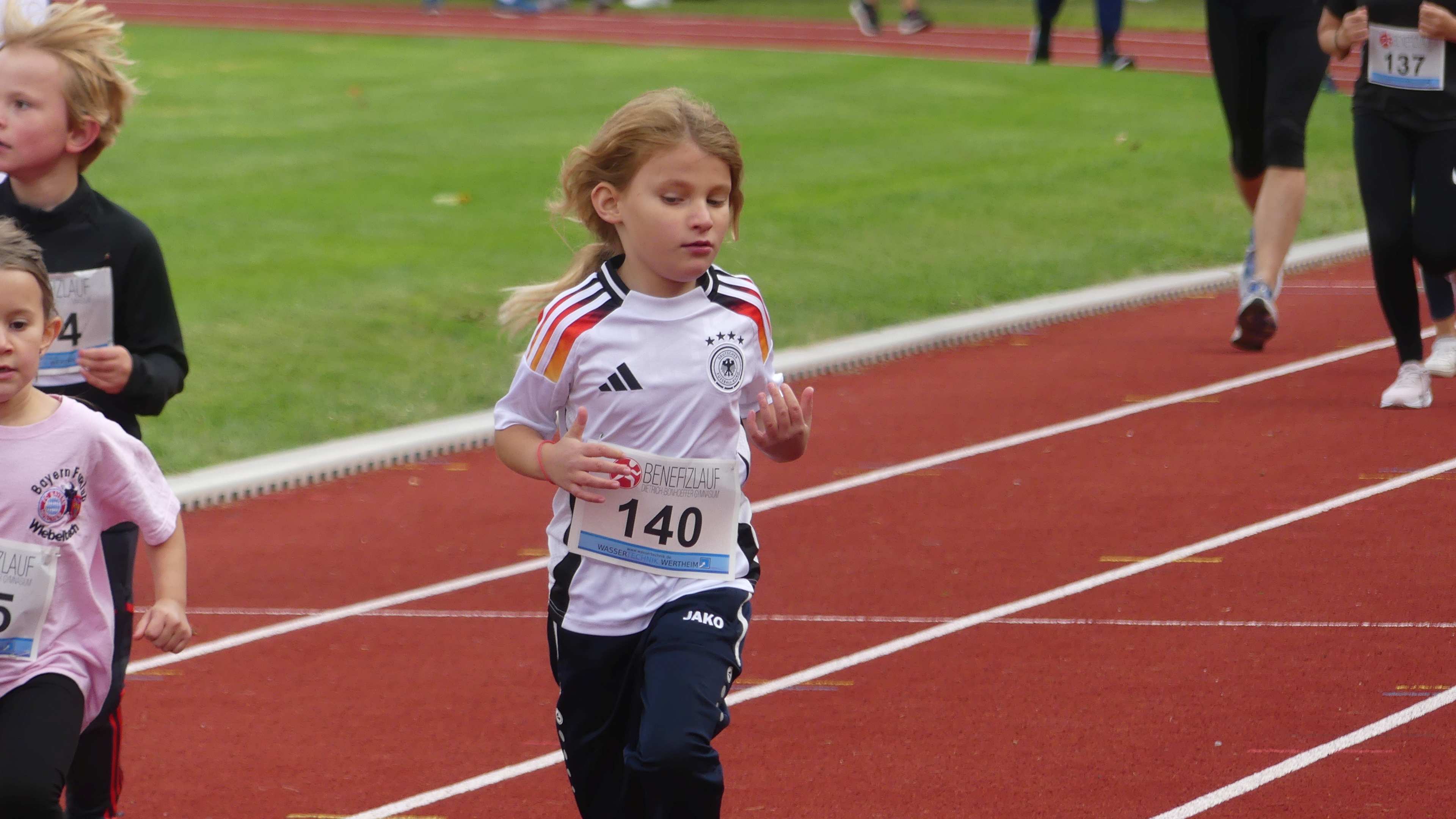 Bild vom 14. Benefizlauf im Jahr 2024. Dies ist das 11. Bild.